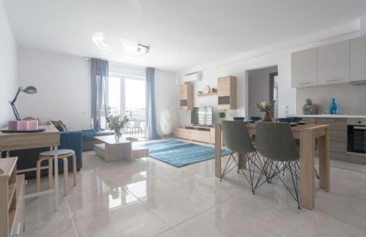 New Spacious Apartment Located In Пирей Экстерьер фото